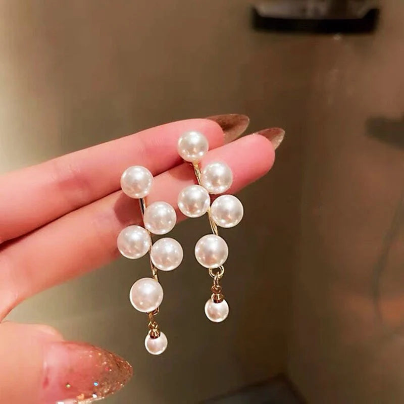 Elegant Pearl Cluster Drop Earring