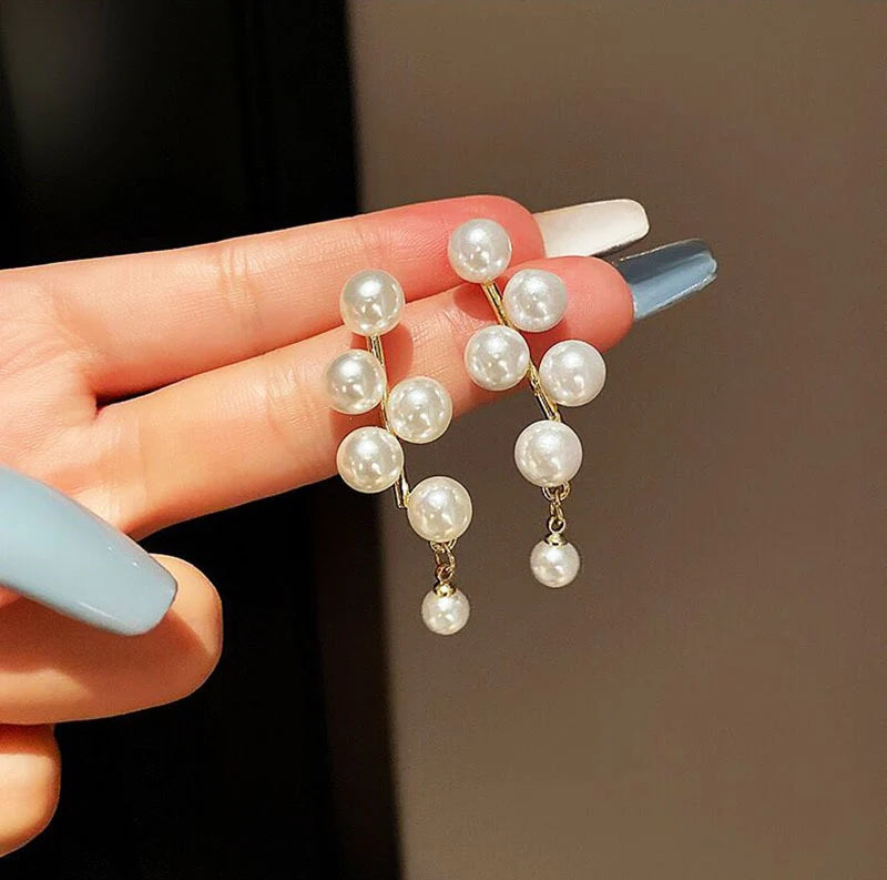 Elegant Pearl Cluster Drop Earring