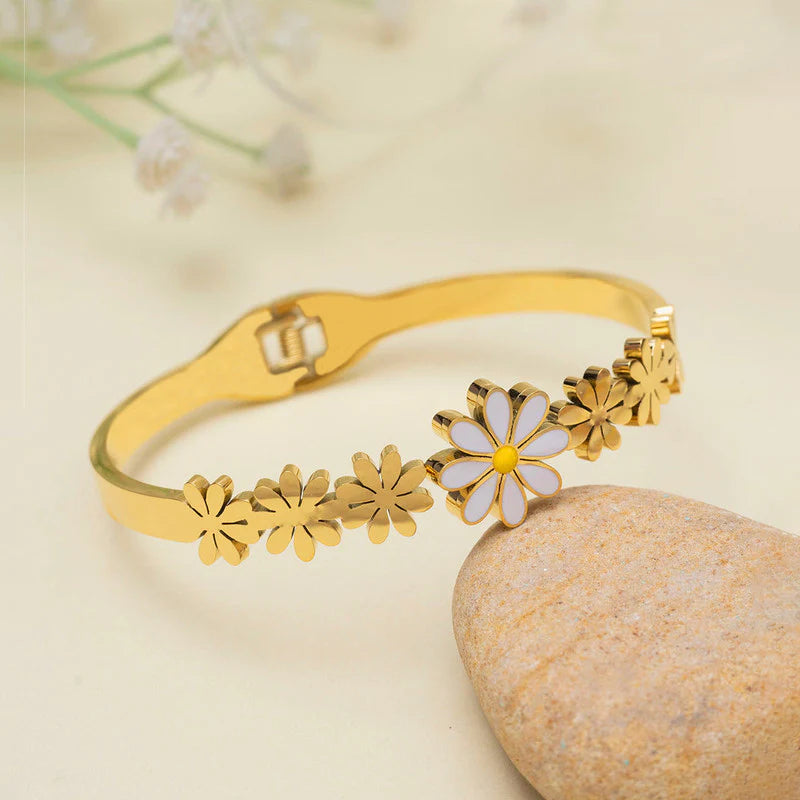 Gold-Tone Floral Daisy Anti-Tarnish Bracelet