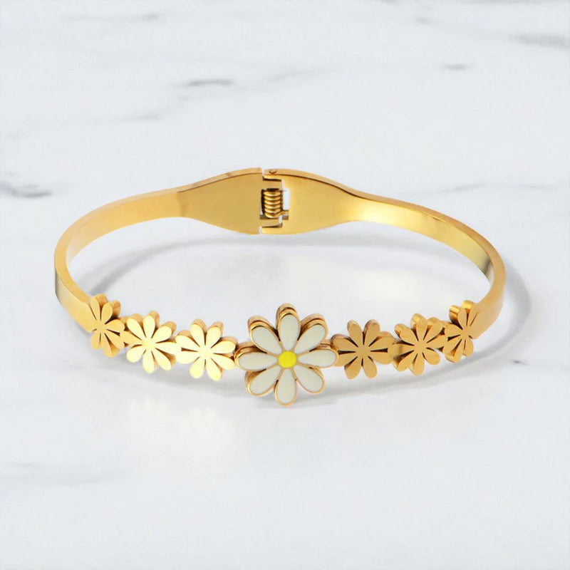Gold-Tone Floral Daisy Anti-Tarnish Bracelet