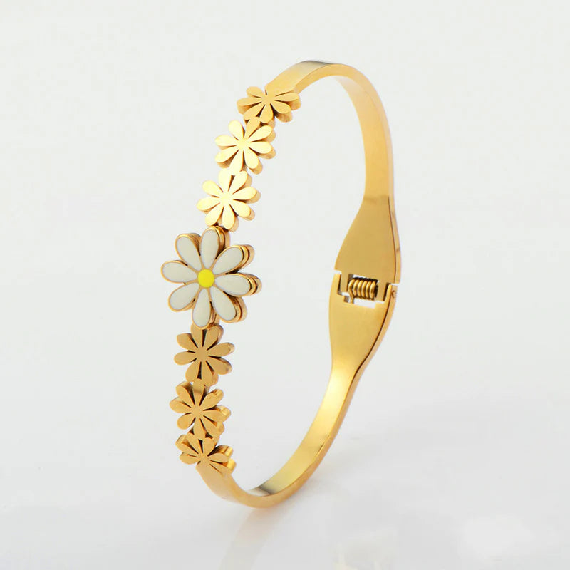 Gold-Tone Floral Daisy Anti-Tarnish Bracelet