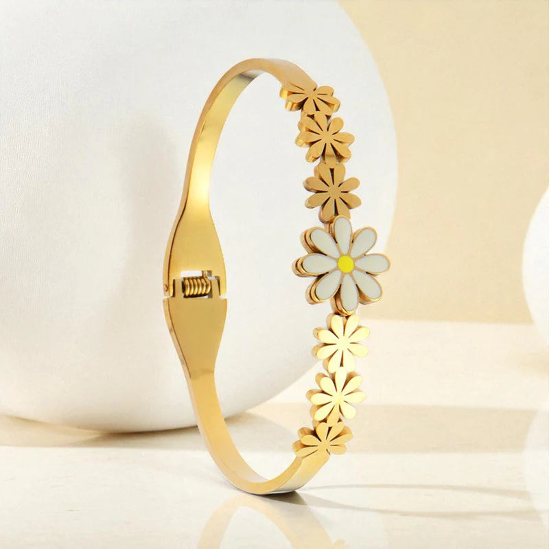 Gold-Tone Floral Daisy Anti-Tarnish Bracelet