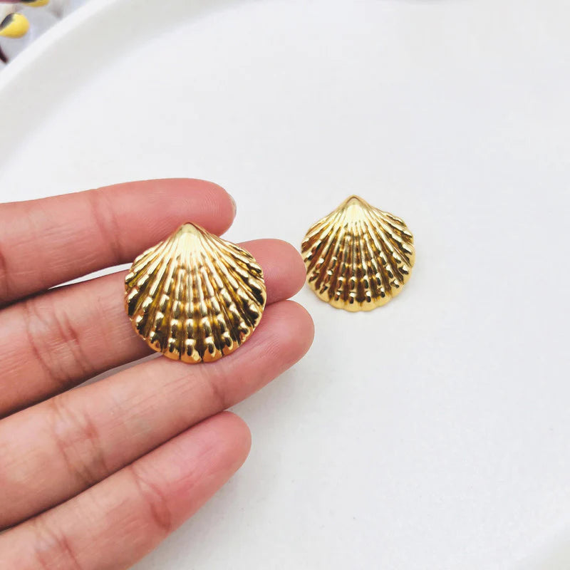 Anti-Tarnish Gold Scallop Shell Stud Earring