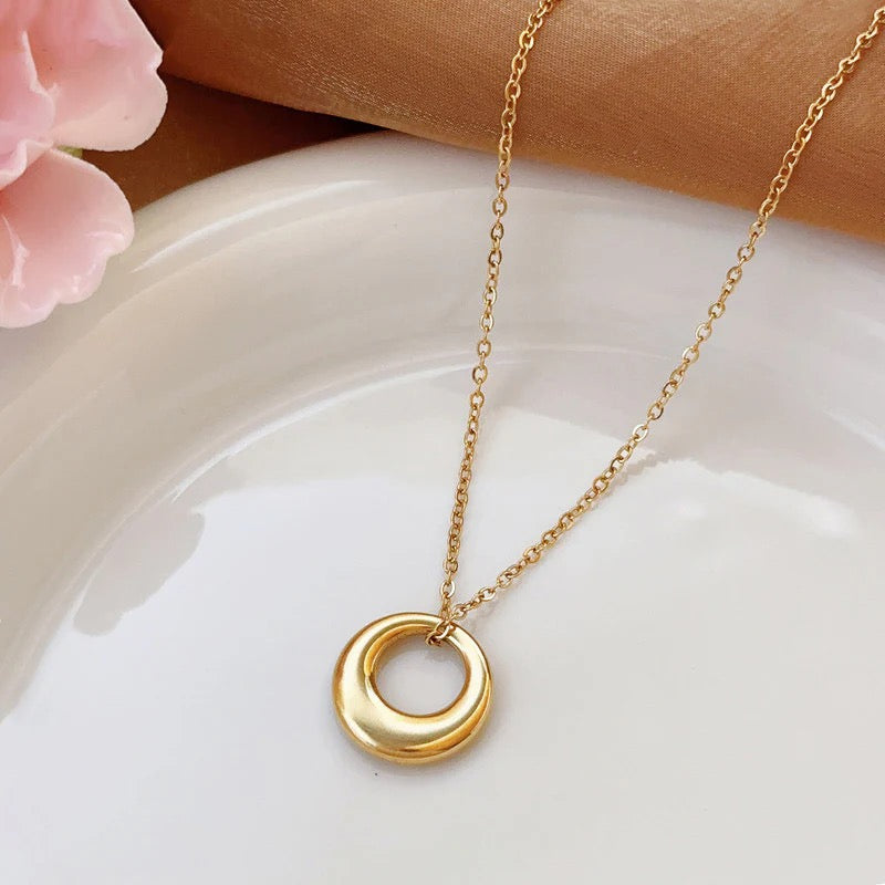 Eternal Glow Minimal Gold Circle Pendant Necklace
