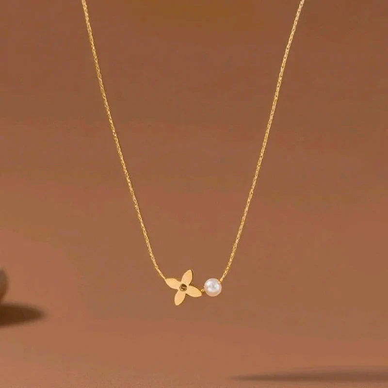 Gold Flower & Pearl Pendant Necklace