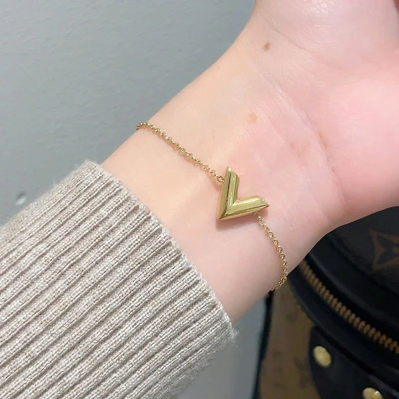 Gold Plated Anti-Tarnish V Charm Bracelet