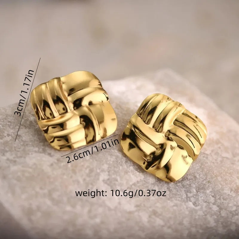 Sleek Gold Stud Earring