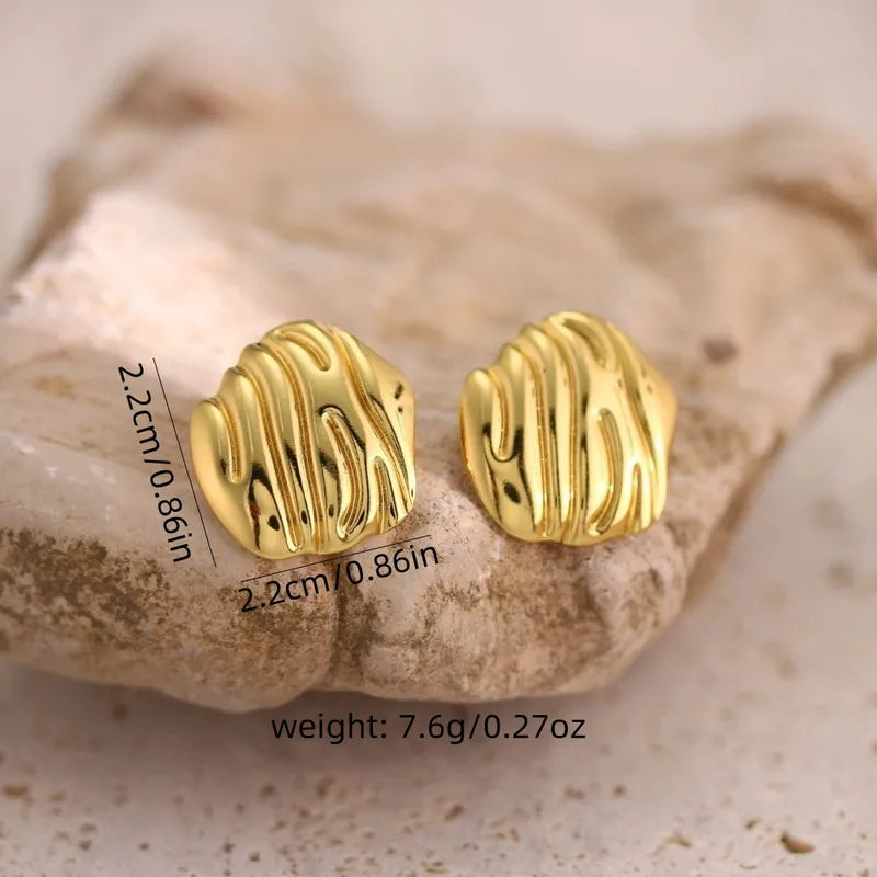 Minimal Gold Stud Earring