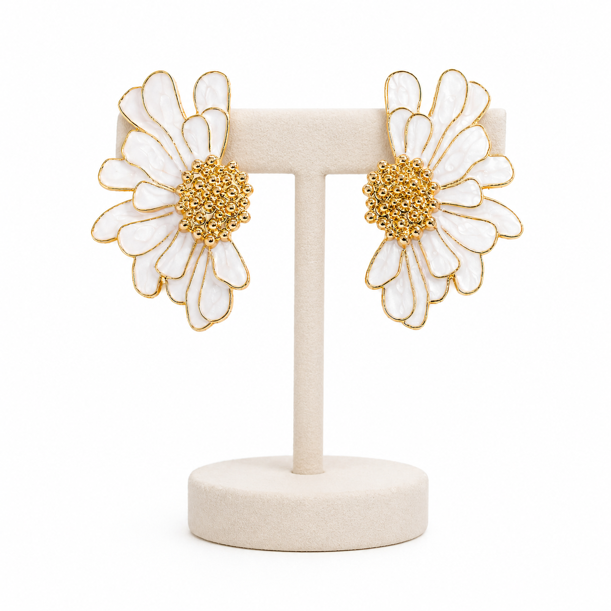 Daisy Bloom Gold & Pearl White Statement Earring