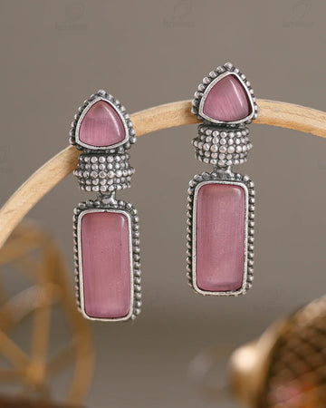 Arya Dangler Earring