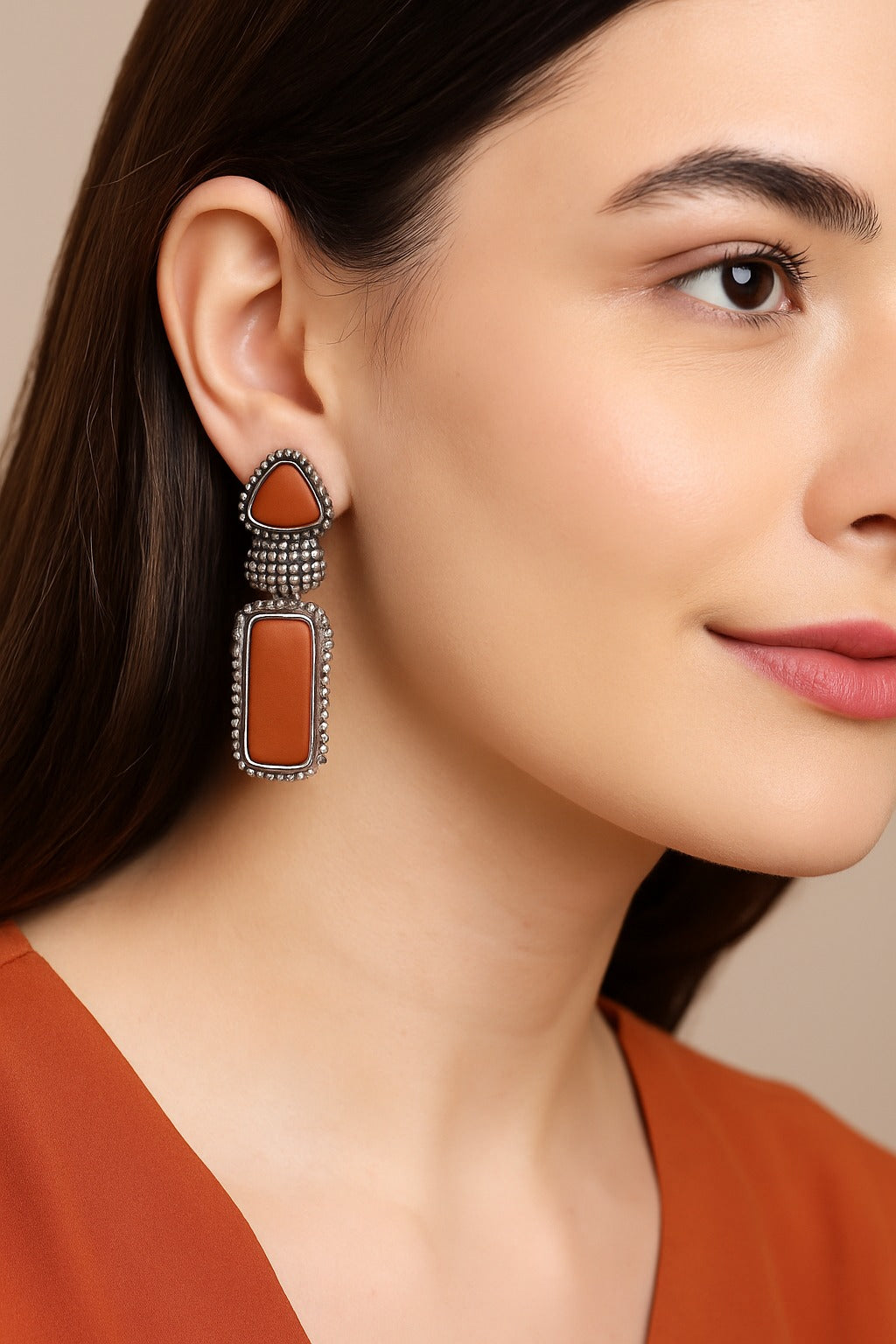 Arya Dangler Earring
