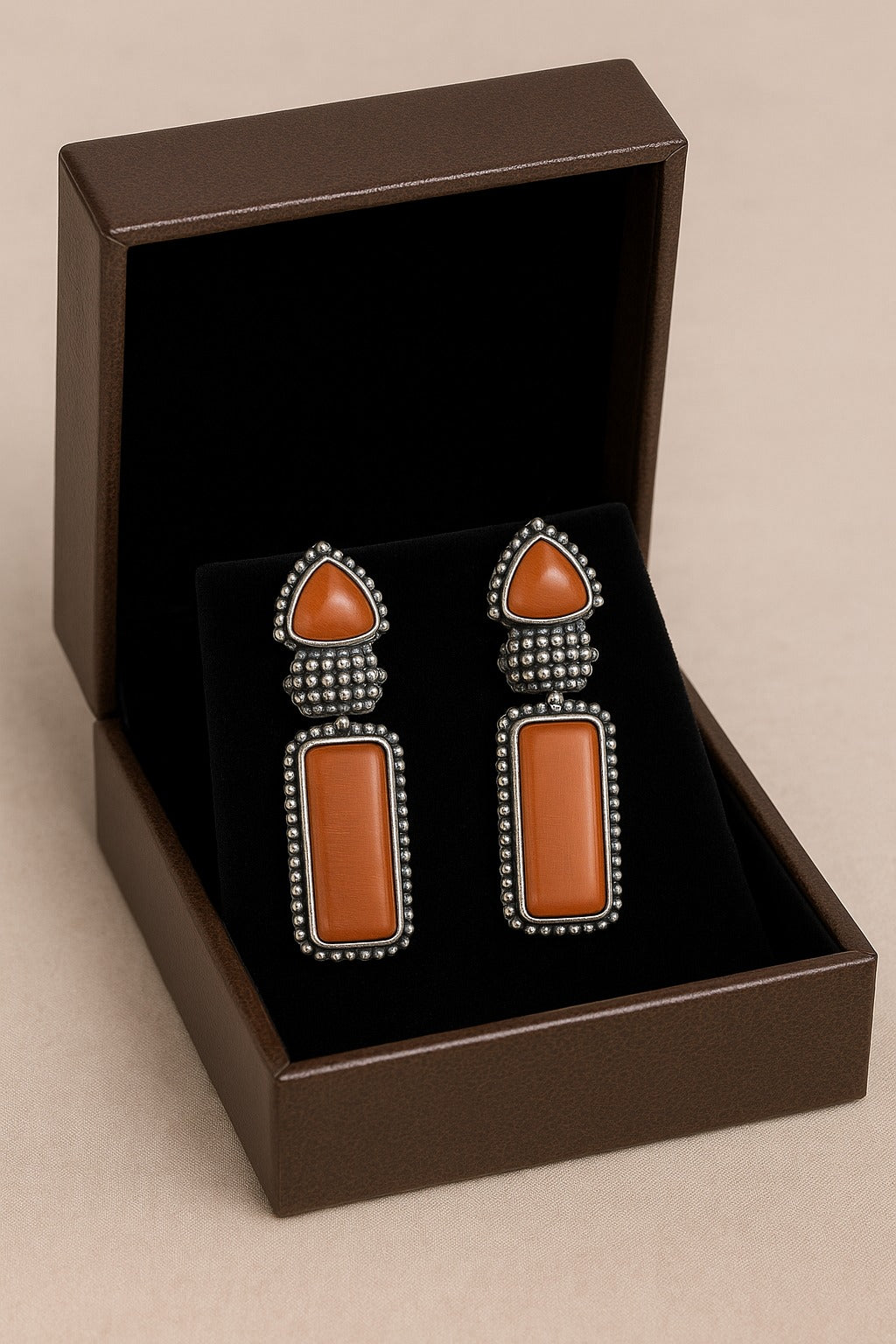 Arya Dangler Earring