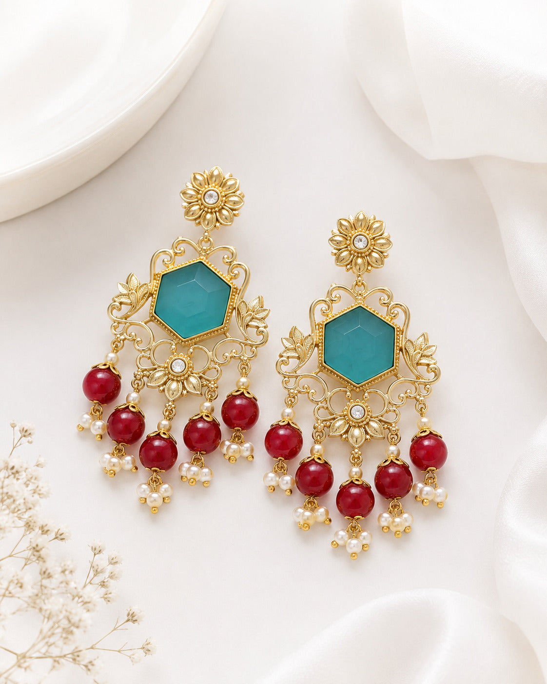 Antique Gold Floral Dangler Earring