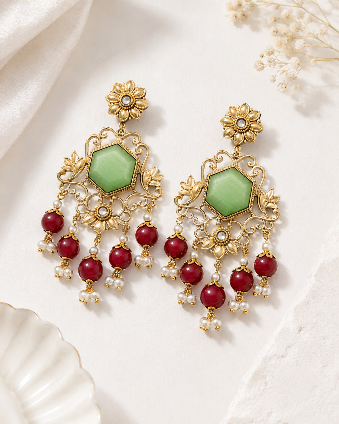 Antique Gold Floral Dangler Earring